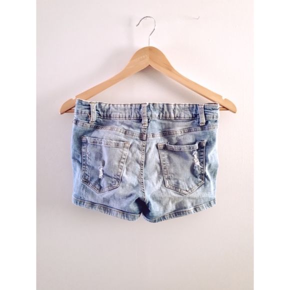 ✨3/$15 Bluenotes | Distressed Jean Short - Picture 2 of 3